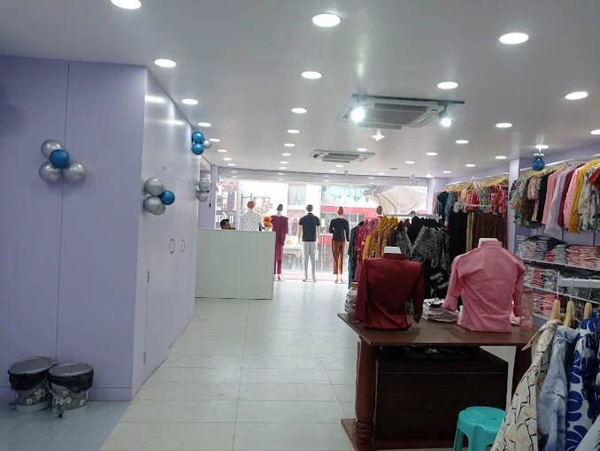 Shop the best fashion store in Lucknow for trendy t-shirts, printed shirts, and casual wear. Discover India’s latest fashion styles at great prices
